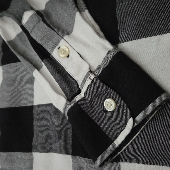 Levi's Checkered Boyfriend Shirt - Picture 5 of 6